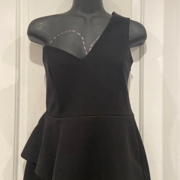halston heritage black one shoulder dress Halston Heritage Sequin Trim One Shoulder Evening Gown Size 0 NWT Black
